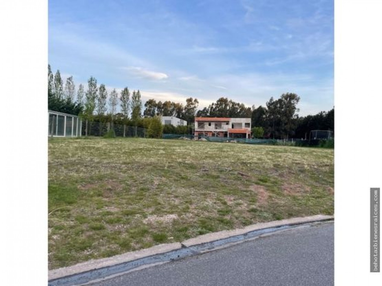()LOTE EN BARRIO PRIVADO ARENAS DEL SUR. MAR DEL PLATA