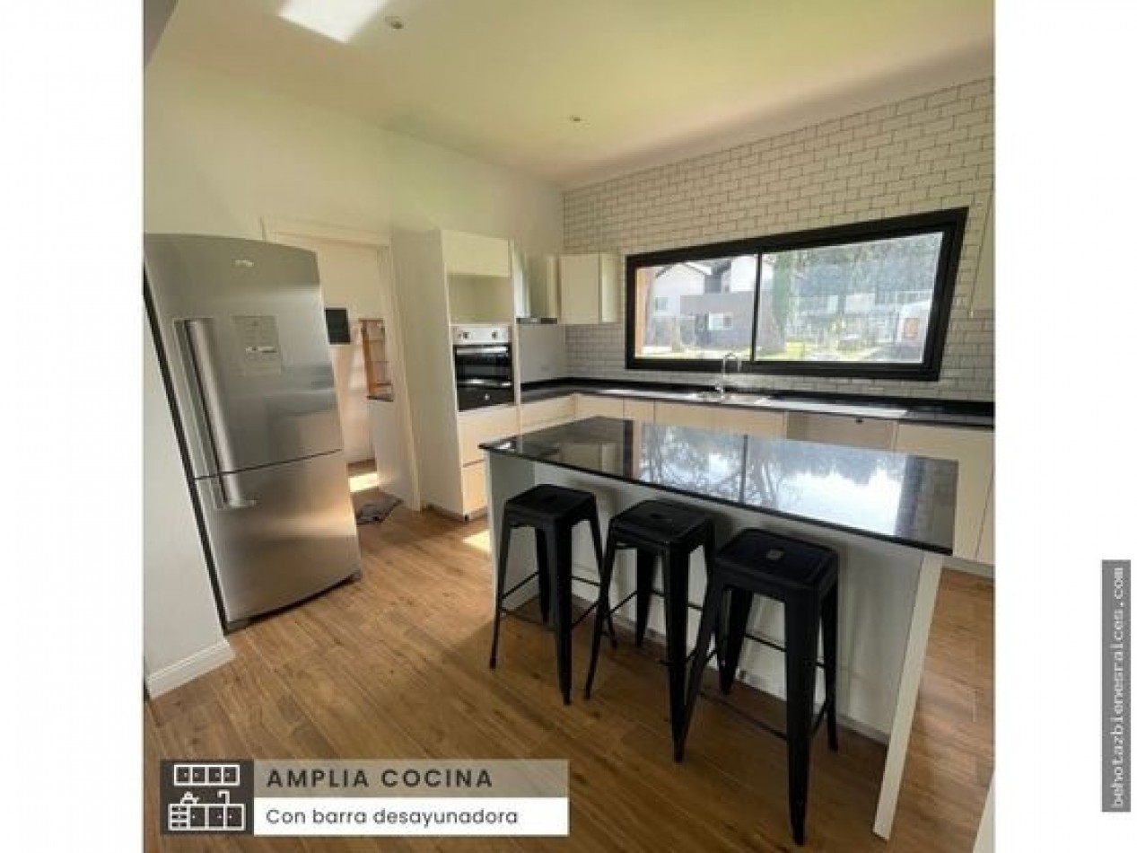 ()CASA EN BARRANCAS DE SAN BENITO, BARRIO PRIVADO. CASA EN VENTA. 3 AMBIENTES. CHAPADMALAL