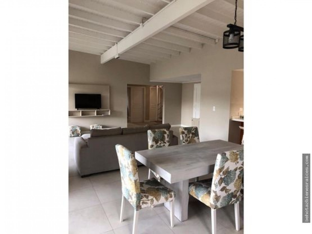()CASA 4 AMBIENTES CON PISCINA EN RUMENCO.MAR DEL PLATA.O