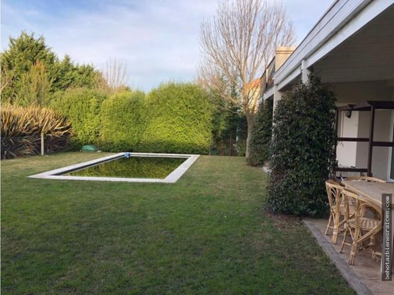 ()CASA 4 AMBIENTES CON PISCINA EN RUMENCO.MAR DEL PLATA.O