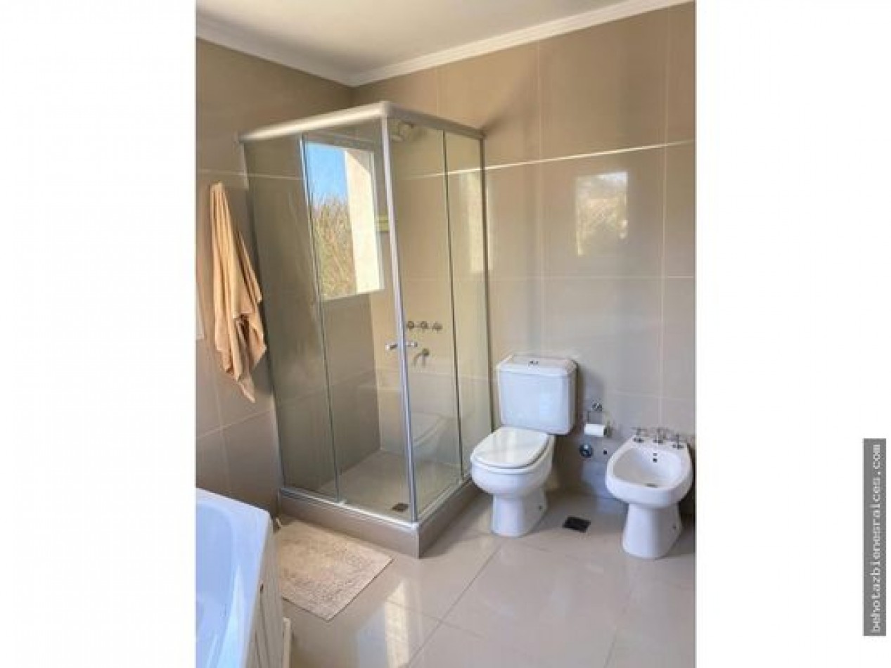 ()CASA 4 AMBIENTES CON PISCINA EN RUMENCO.MAR DEL PLATA.O
