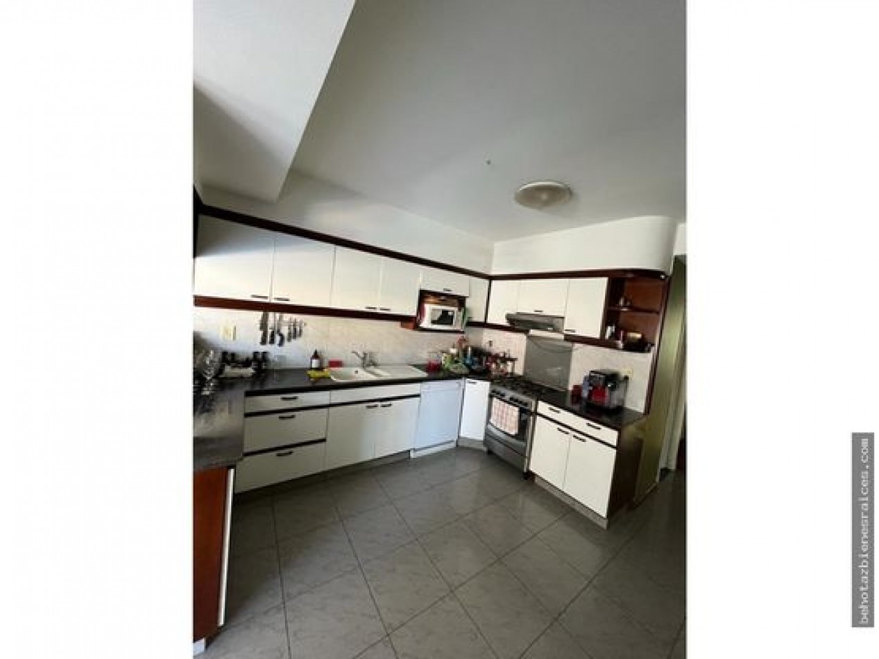 ()CASA 5 AMBIENTES CON PISCINA A METROS DEL MAR. MAR DEL PLATA