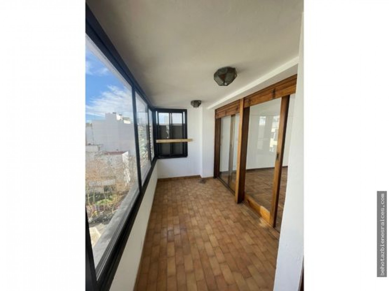 ()PISO 4 AMB C/COCHERA EN PLAZA MITRE. MAR DEL PLATA.