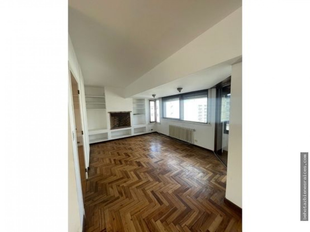 ()PISO 4 AMB C/COCHERA EN PLAZA MITRE. MAR DEL PLATA.