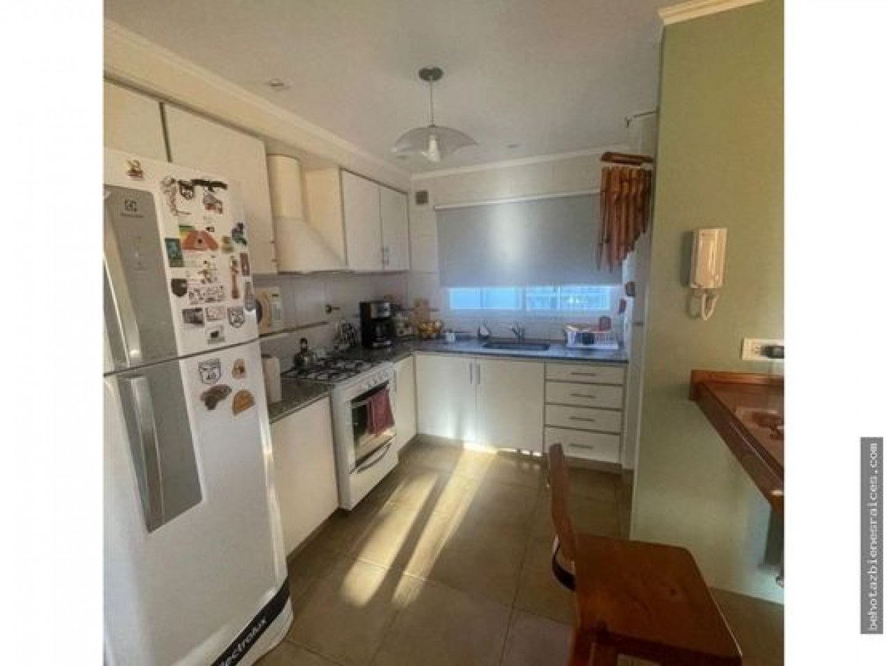 ()DUPLEX DE 4 AMB C/COCHERA Y PARQUE.