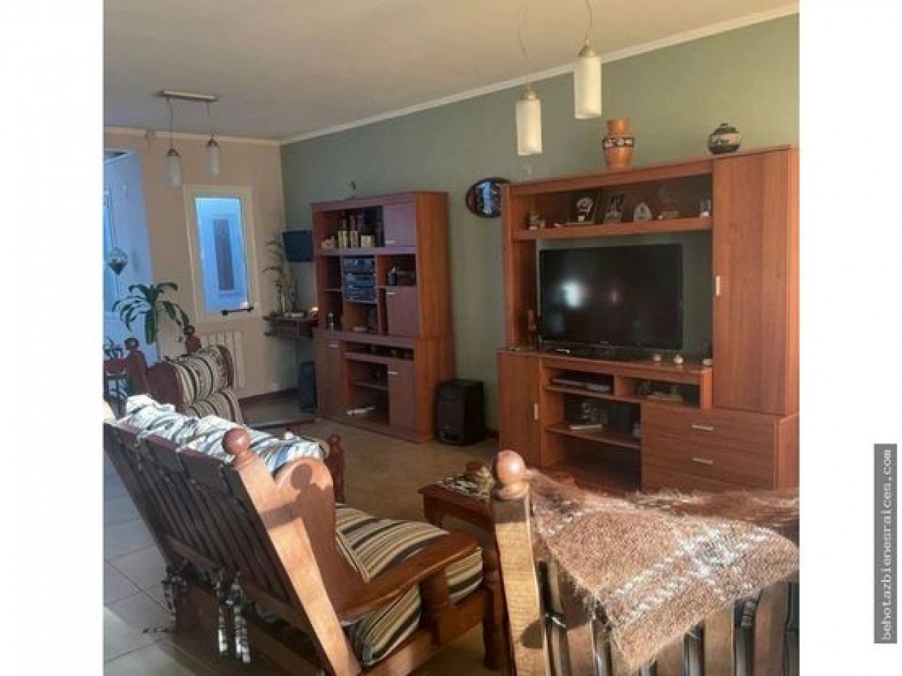 ()DUPLEX DE 4 AMB C/COCHERA Y PARQUE.