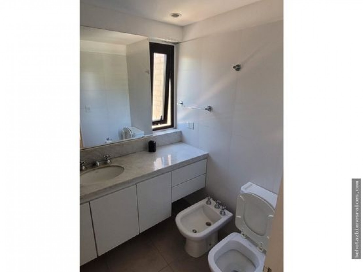 ()DEPARTAMENTO EN VENTA FRENTE AL GOLF PLAYA GRANDE