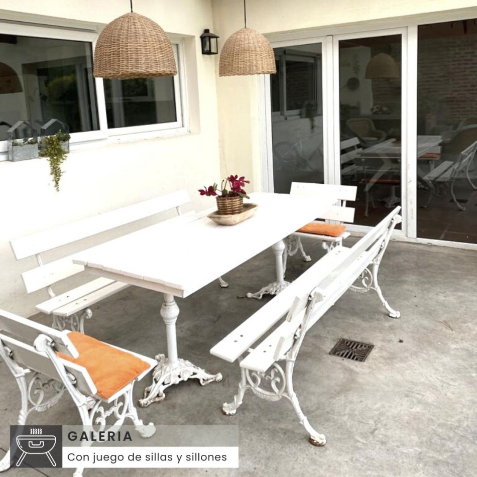 ()Moderna casa cuatro ambientes en alquiler temporario. zona Los Troncos. Mar del Plata
