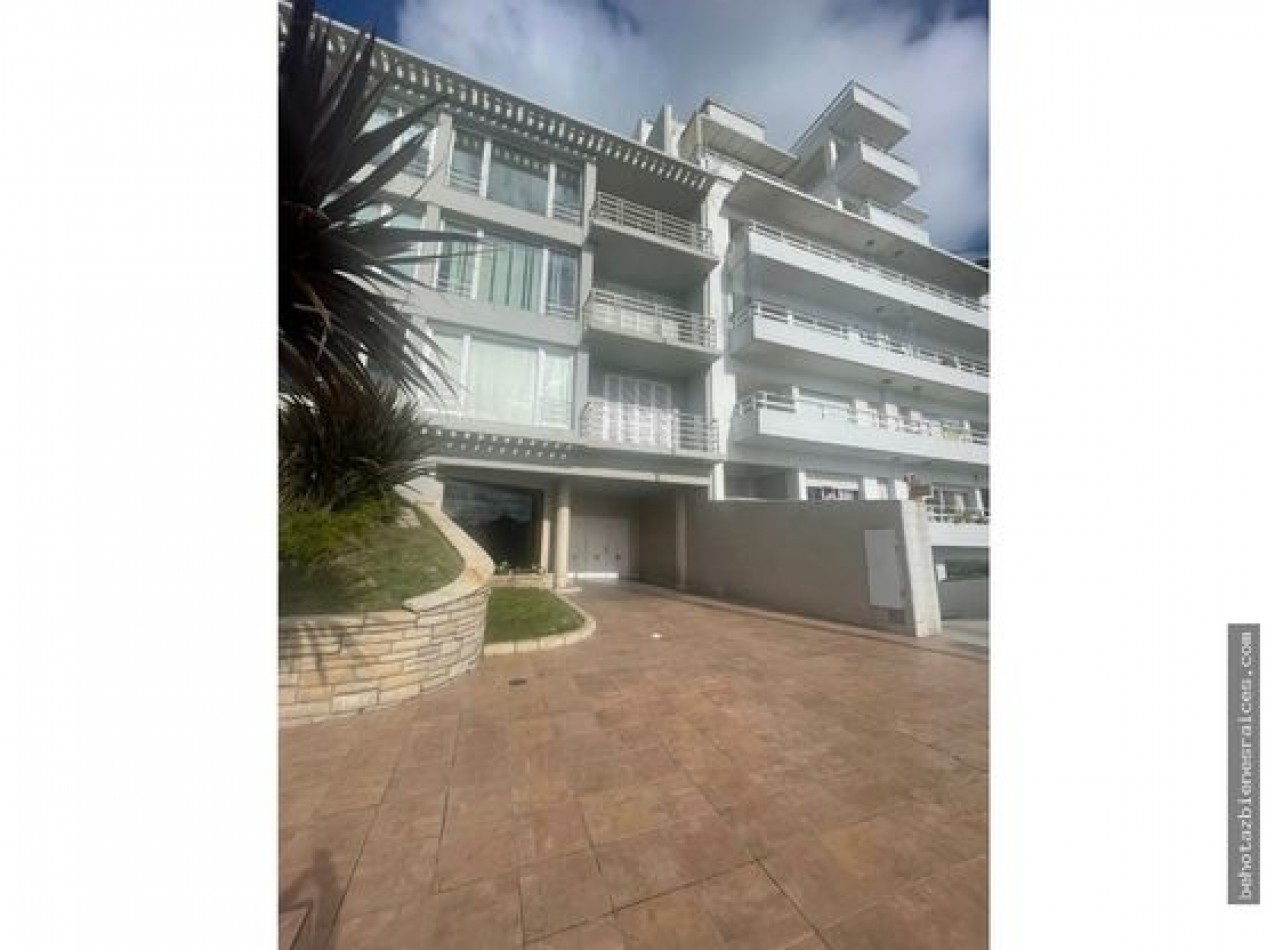 ()SEMIPISO FRENTE AL MAR | ZONA PLAYA CHICA