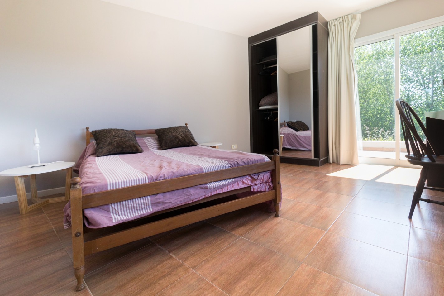 ()MODERNA CASA SEIS AMBIENTES CON IMPORTANTE LOTE. RUMENCO. MAR DEL PLATA
