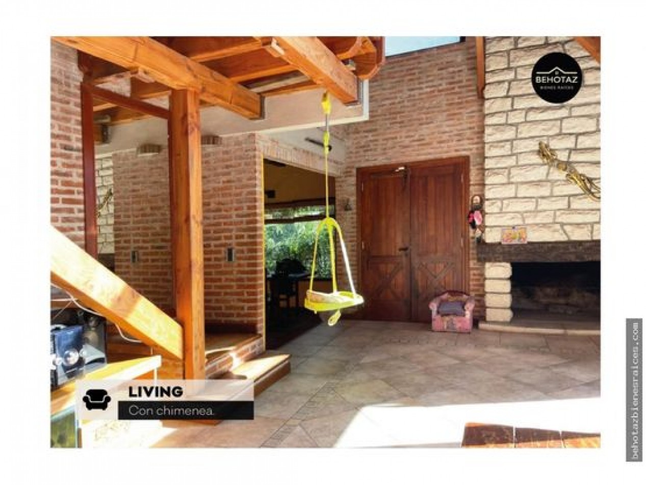 ()CASA CINCO AMBIENTES CON PARQUE EN BOSQUE PERALTARAMOS. MAR DEL PLATA