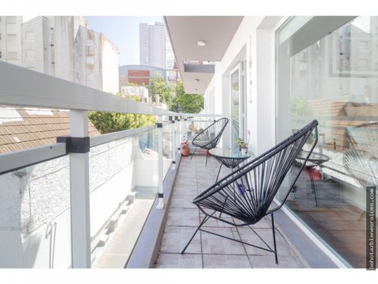 ()DEPARTAMENTO DE TRES AMBIENTES CON COCHERA DOBLE. ZONA ALDREY. MAR DEL PLATA.