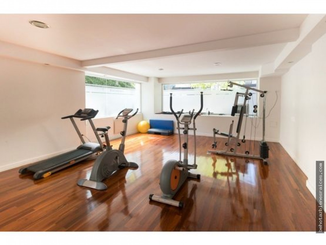 ()DEPARTAMENTO DE TRES AMBIENTES CON COCHERA DOBLE. ZONA ALDREY. MAR DEL PLATA.
