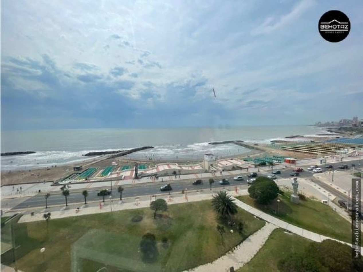()DEPARTAMENTO EN DUPLEX CON VISTA UNICA AL MAR. MAR DEL PLATA