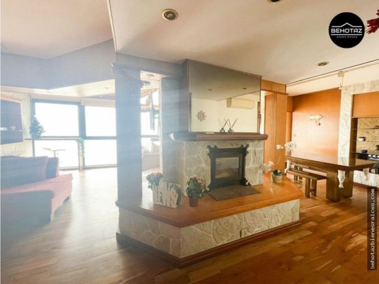 ()DEPARTAMENTO EN DUPLEX CON VISTA UNICA AL MAR. MAR DEL PLATA