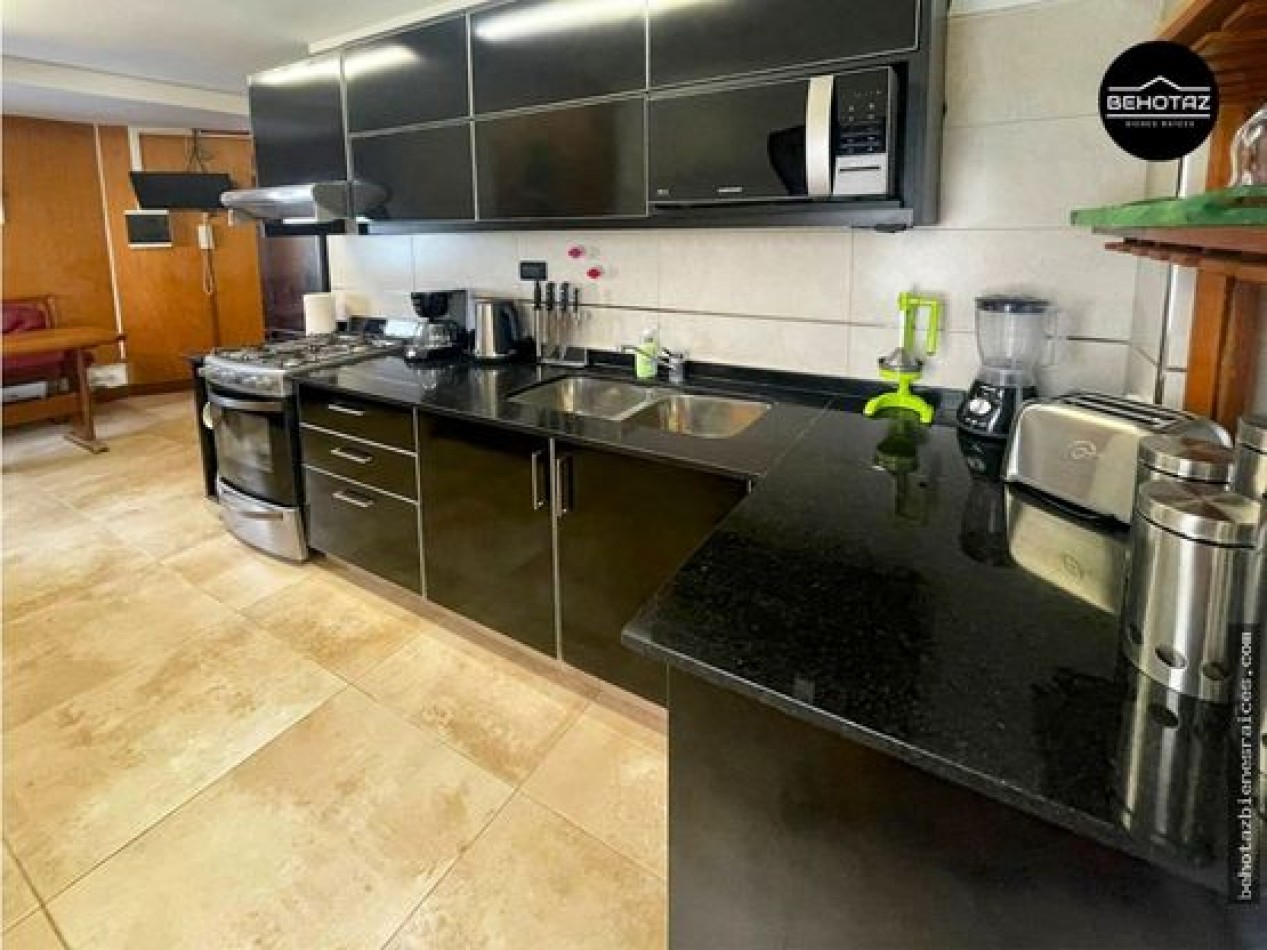 ()DEPARTAMENTO EN DUPLEX CON VISTA UNICA AL MAR. MAR DEL PLATA