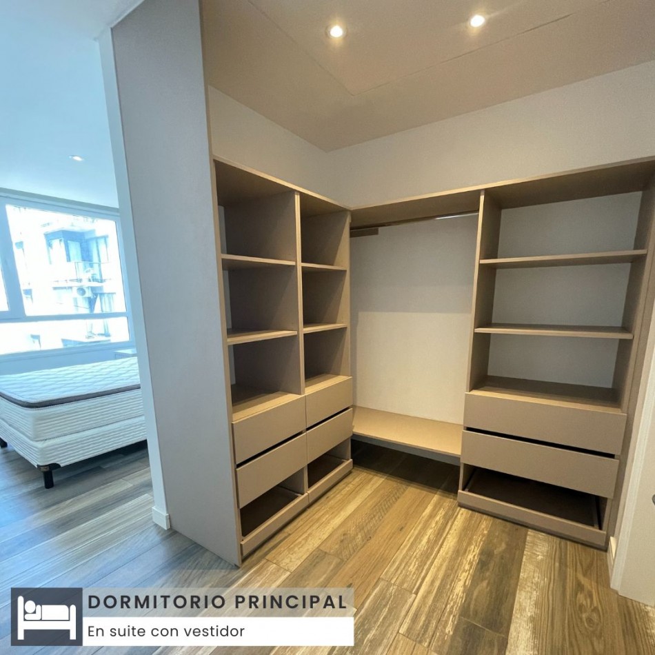 SEMIPISO DE TRES AMBIENTES CON AMPLIO BALCON A LA CALLE Y VISTA LATERAL AL MAR. MAR DEL PLATA