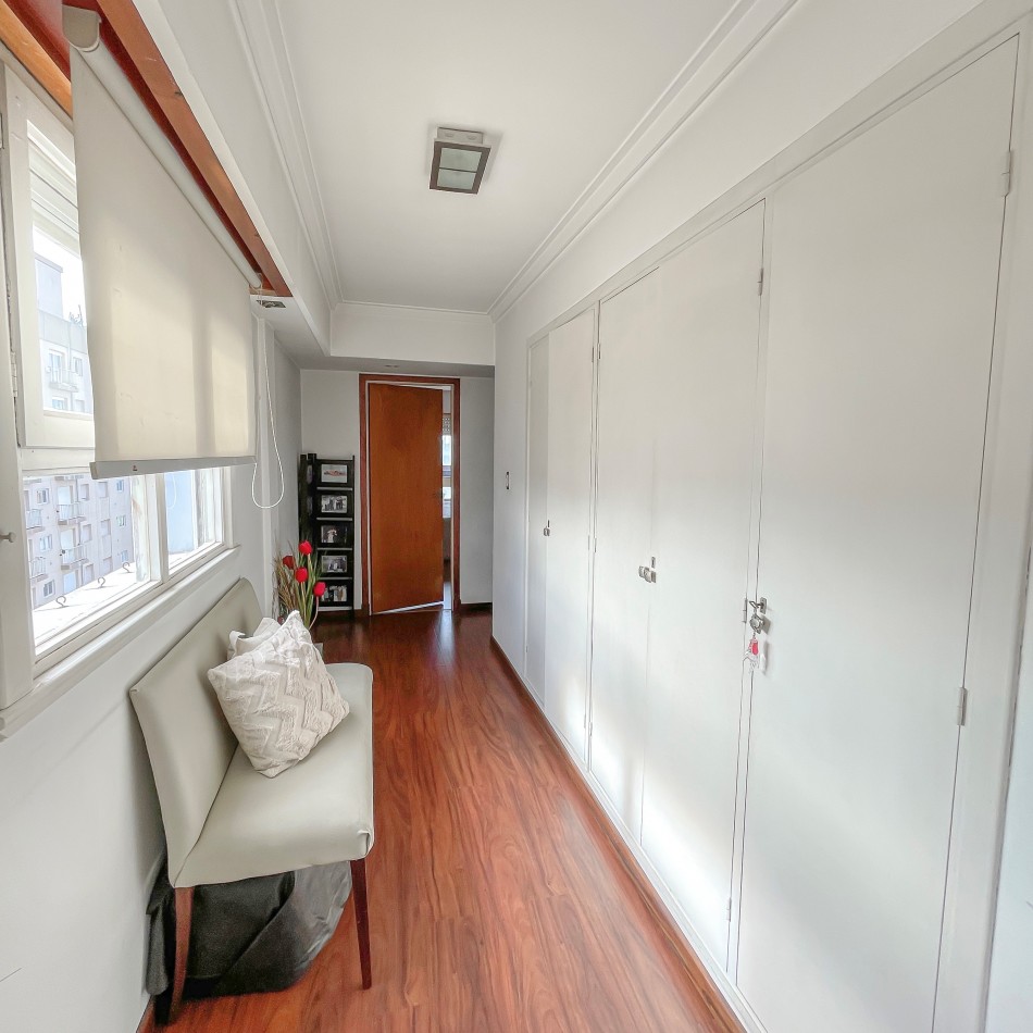 DEPARTAMENTO DE CUATRO AMBIENTES CON TERRAZA PROPIA A METROS DEL MAR. MAR DEL PLATA