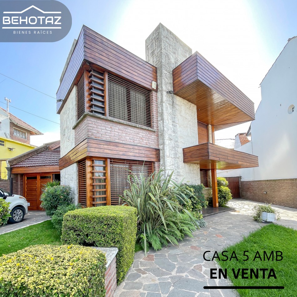 CHALET CINCO AMBIENTES CON PARQUE. SU ESTADO ES INMEJORABLE. MAR DEL PLATA