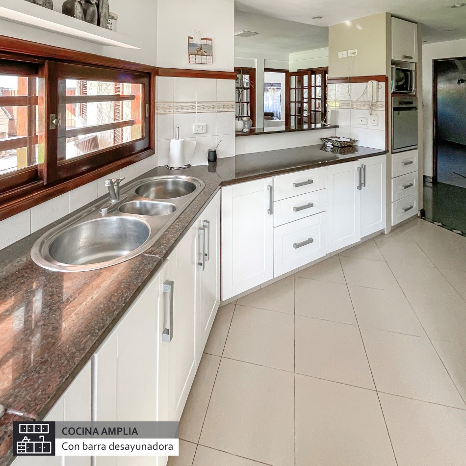 CHALET CINCO AMBIENTES CON PARQUE. SU ESTADO ES INMEJORABLE. MAR DEL PLATA