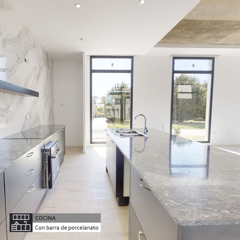 ()CASA DE DISENO A ESTRENAR CON PISCINA. EN BARRIO PRIVADO RUMENCO JOVEN .