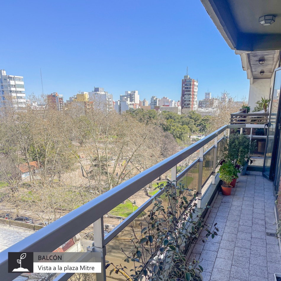 PISO DE CUATRO AMBIENTES CON DEPENDENCIA EN PLAZA MITRE.MAR DEL PLATA