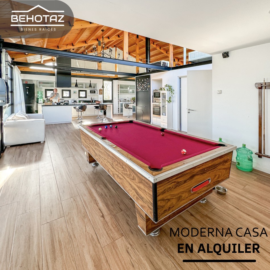 ()Moderna casa con piscina climatizada en barrio privado. Mar del Plata.