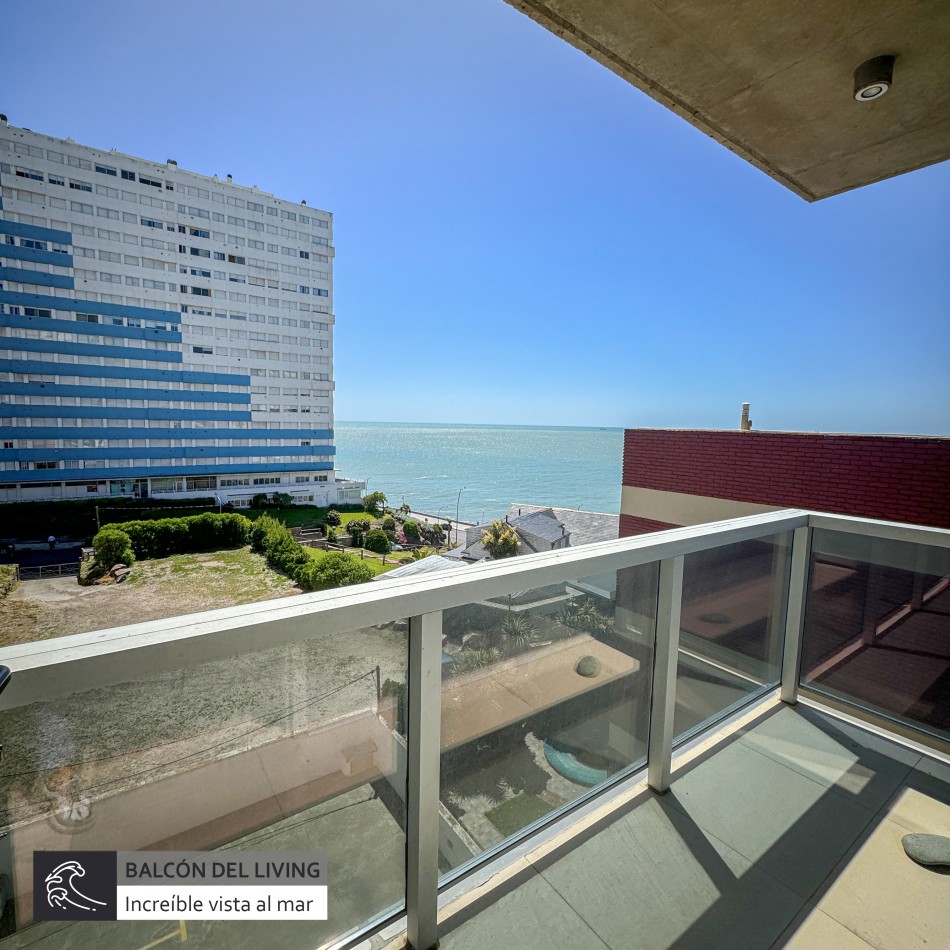 Semipiso de tres ambientes con balcon y vista al mar. Mar del Plata