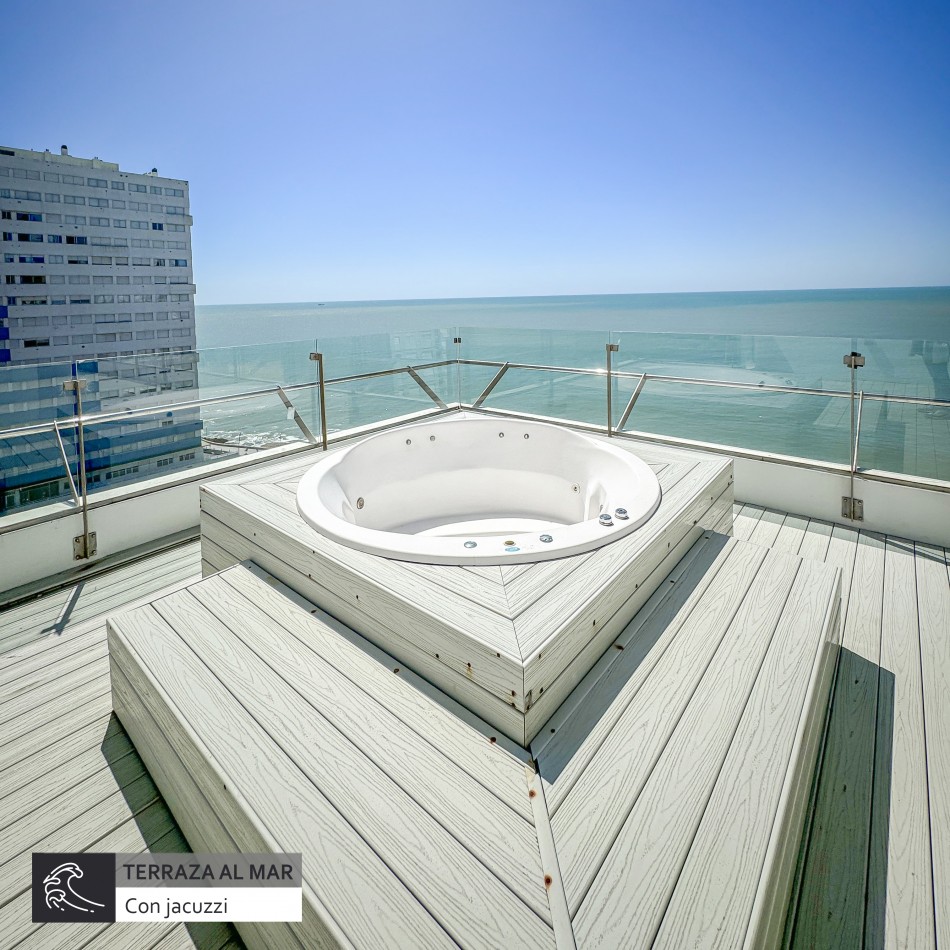 Semipiso de tres ambientes con balcon y vista al mar. Mar del Plata