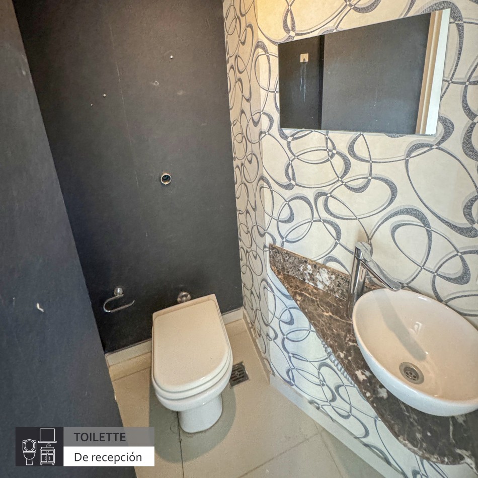 ()Semipiso en ALQUILER PERMANENTE. 3 ambientes con cochera, playa Varese, Mar del Plata