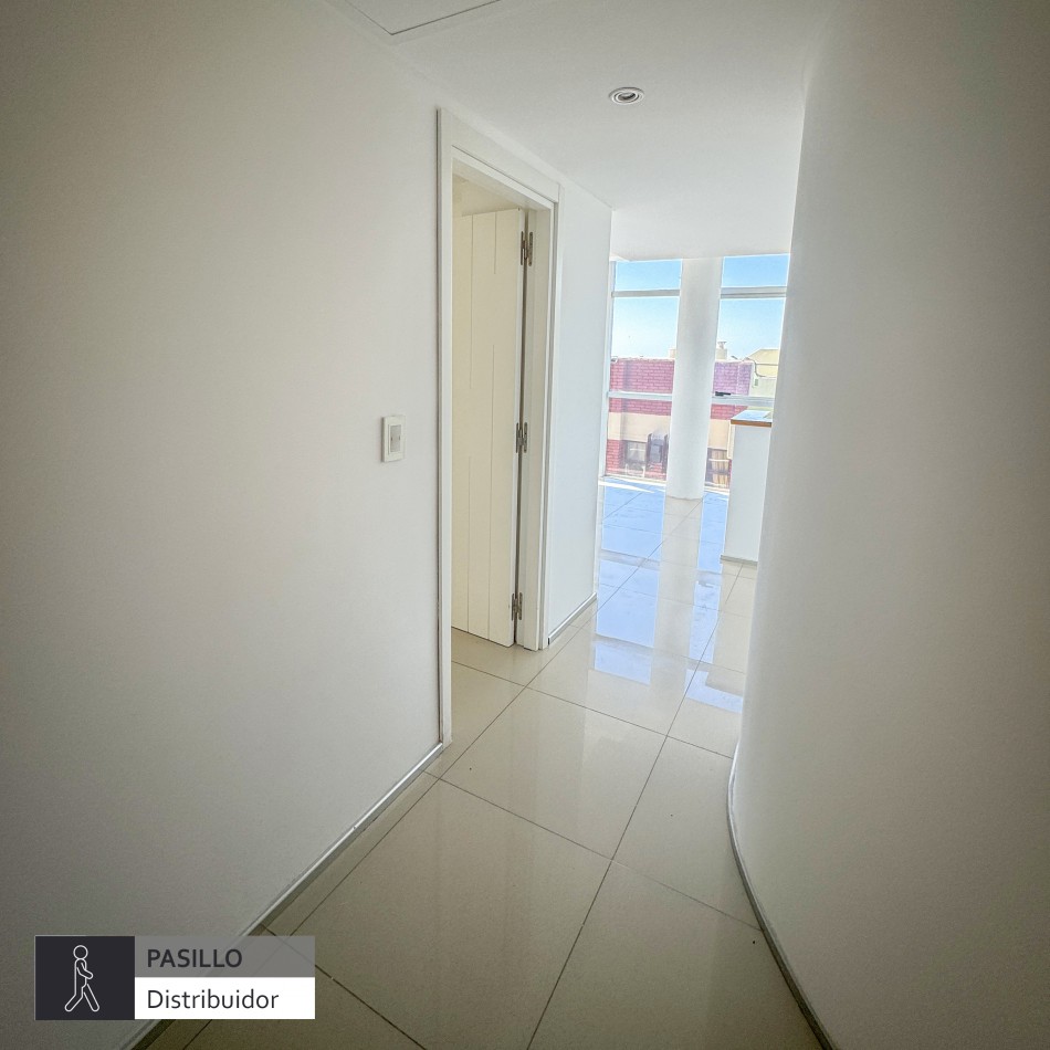 ()Semipiso en ALQUILER PERMANENTE. 3 ambientes con cochera, playa Varese, Mar del Plata