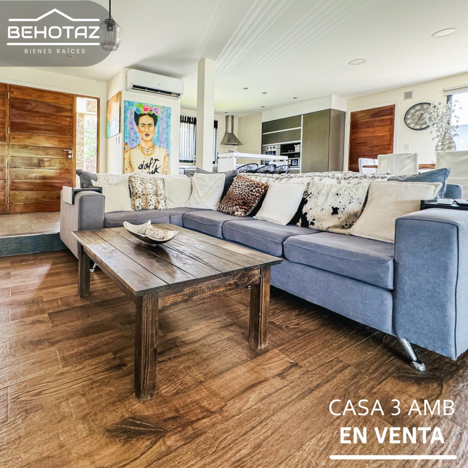 Moderna casa con piscina climatizada en barrio privado Arenas del Sur. Mar del Plata.