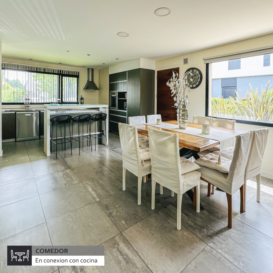 Moderna casa con piscina climatizada en barrio privado Arenas del Sur. Mar del Plata.