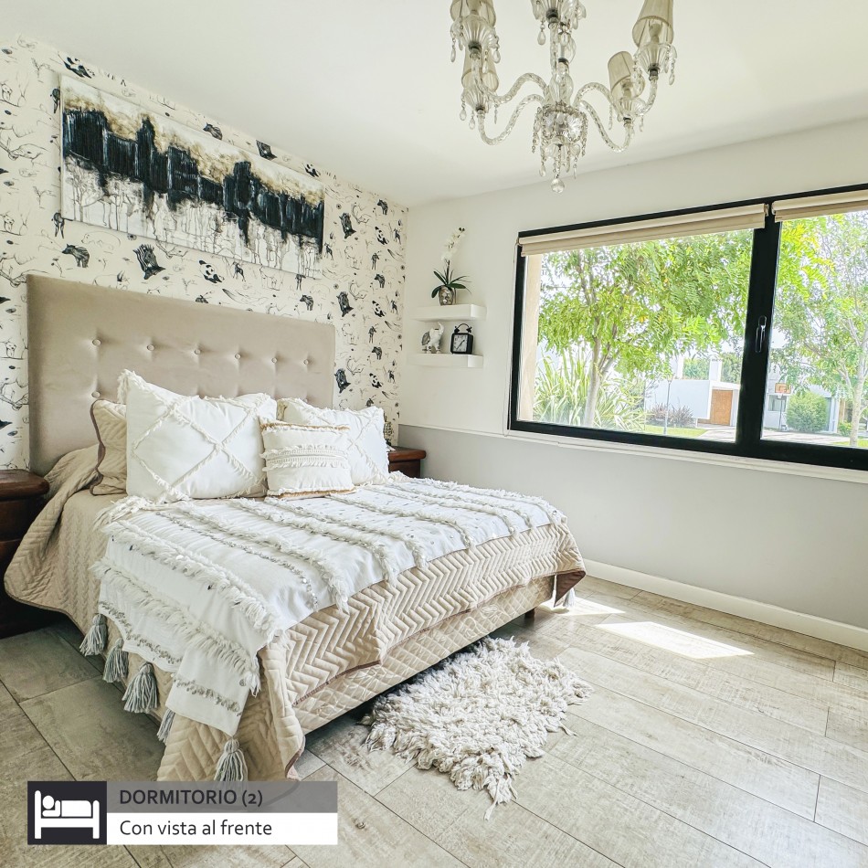 Moderna casa con piscina climatizada en barrio privado Arenas del Sur. Mar del Plata.