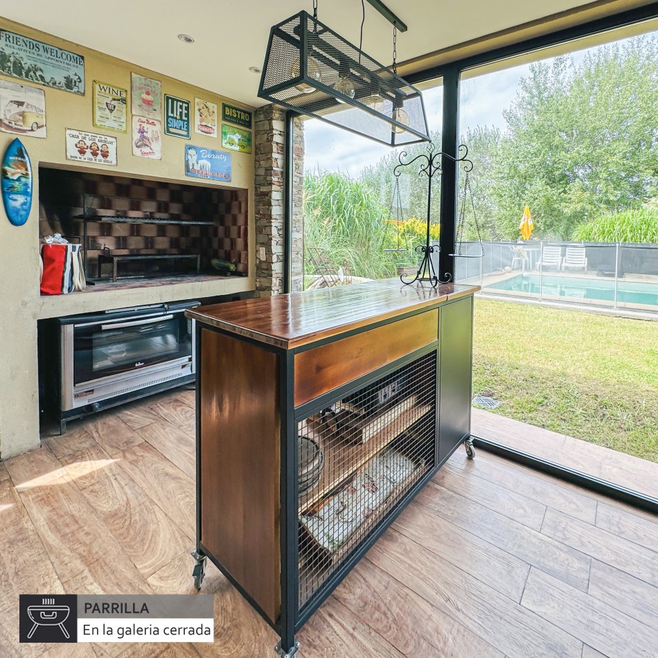 Moderna casa con piscina climatizada en barrio privado Arenas del Sur. Mar del Plata.