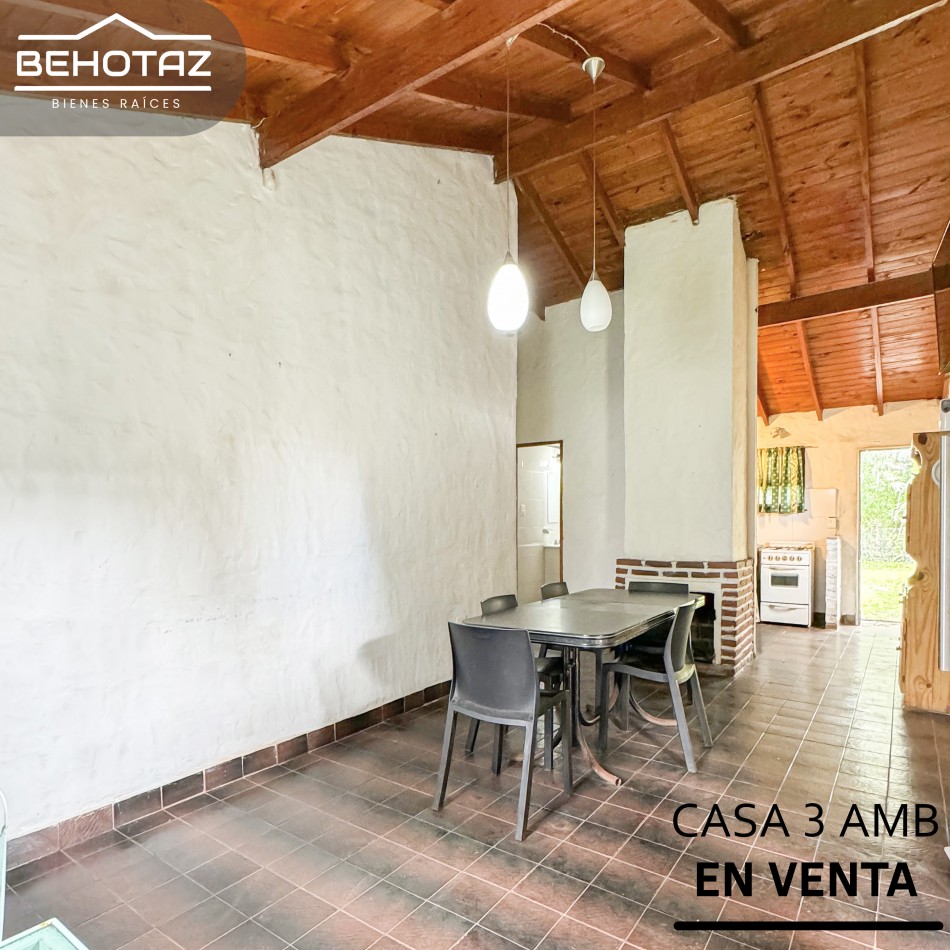 CASA CON GRAN PARQUE EN LO MEJOR DE LOS ACANTILADOS A CUATRO CUADRAS DEL MAR.