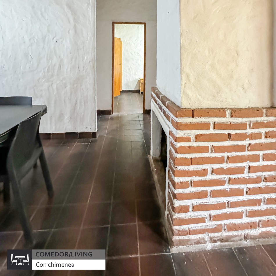 CASA CON GRAN PARQUE EN LO MEJOR DE LOS ACANTILADOS A CUATRO CUADRAS DEL MAR.