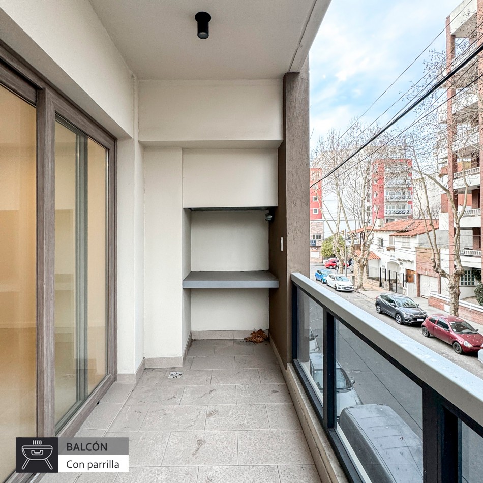 SEMIPISO DE TRES AMBIENTES CON COCHERA A ESTRENAR