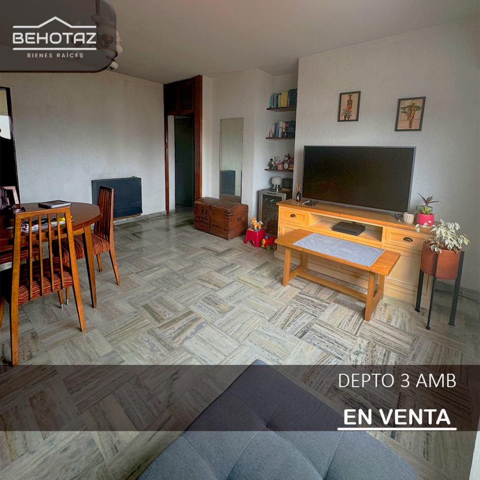 DEPARTAMENTO DE TRES AMBIENTES FRENTE A PLAZA PERALTA RAMOS
