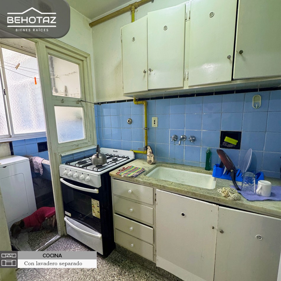 DEPARTAMENTO DE UN AMBIENTE INTERNO A UNA CUADRA DEL MAR.