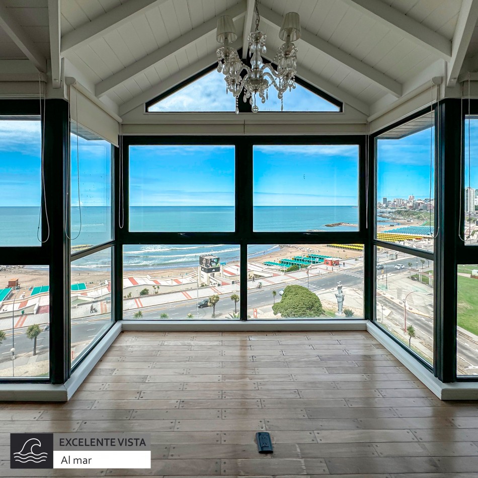 Excelente departamento en duplex de 5 ambientes con vista plena al mar. La Perla. Mar del Plata