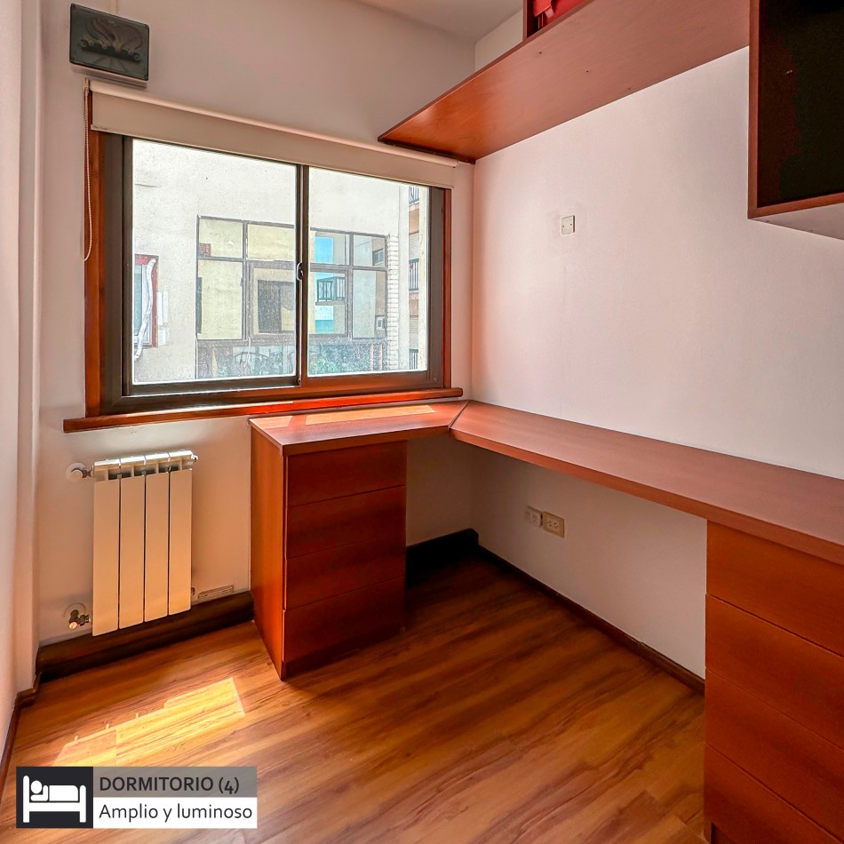 Excelente departamento en duplex de 5 ambientes con vista plena al mar. La Perla. Mar del Plata