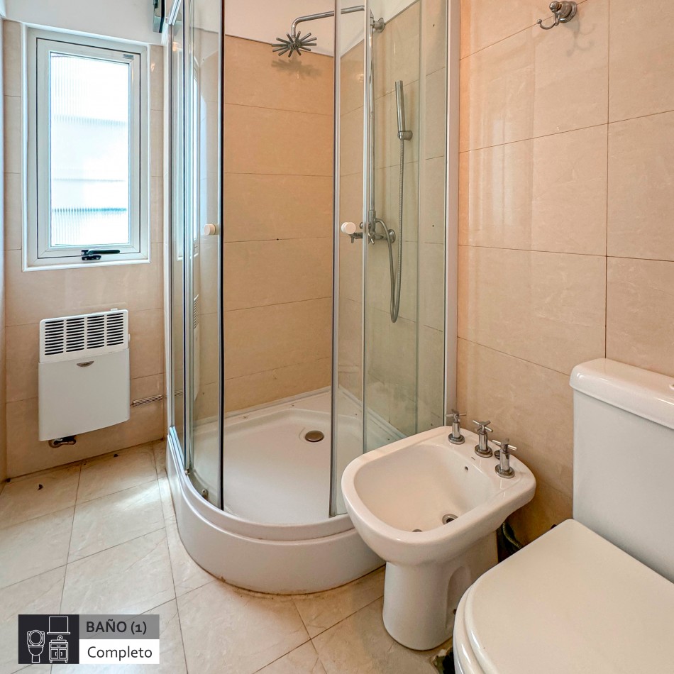 Excelente departamento en duplex de 5 ambientes con vista plena al mar. La Perla. Mar del Plata