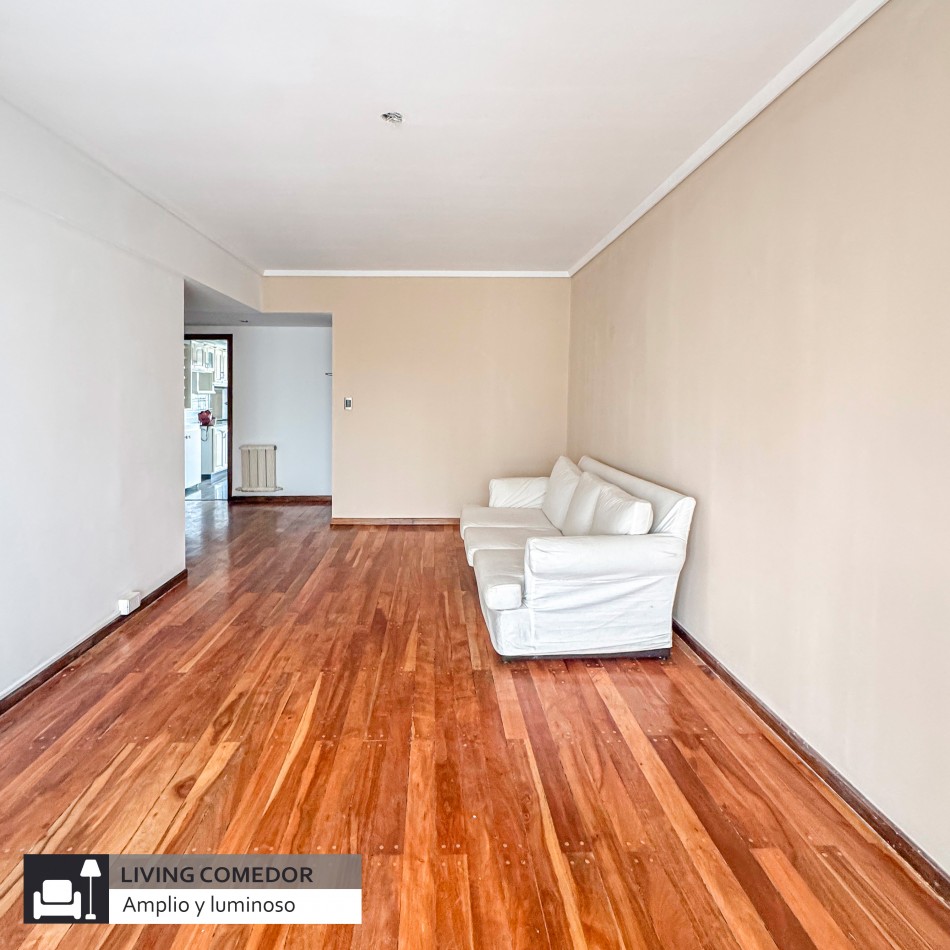 HERMOSO PISO DE CUATRO AMBIENTES CON DEPENDENCIA DE SERVICIO Y DOBLE BALCON. MAR DEL PLATA.