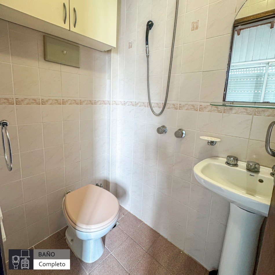 HERMOSO PISO DE CUATRO AMBIENTES CON DEPENDENCIA DE SERVICIO Y DOBLE BALCON. MAR DEL PLATA.