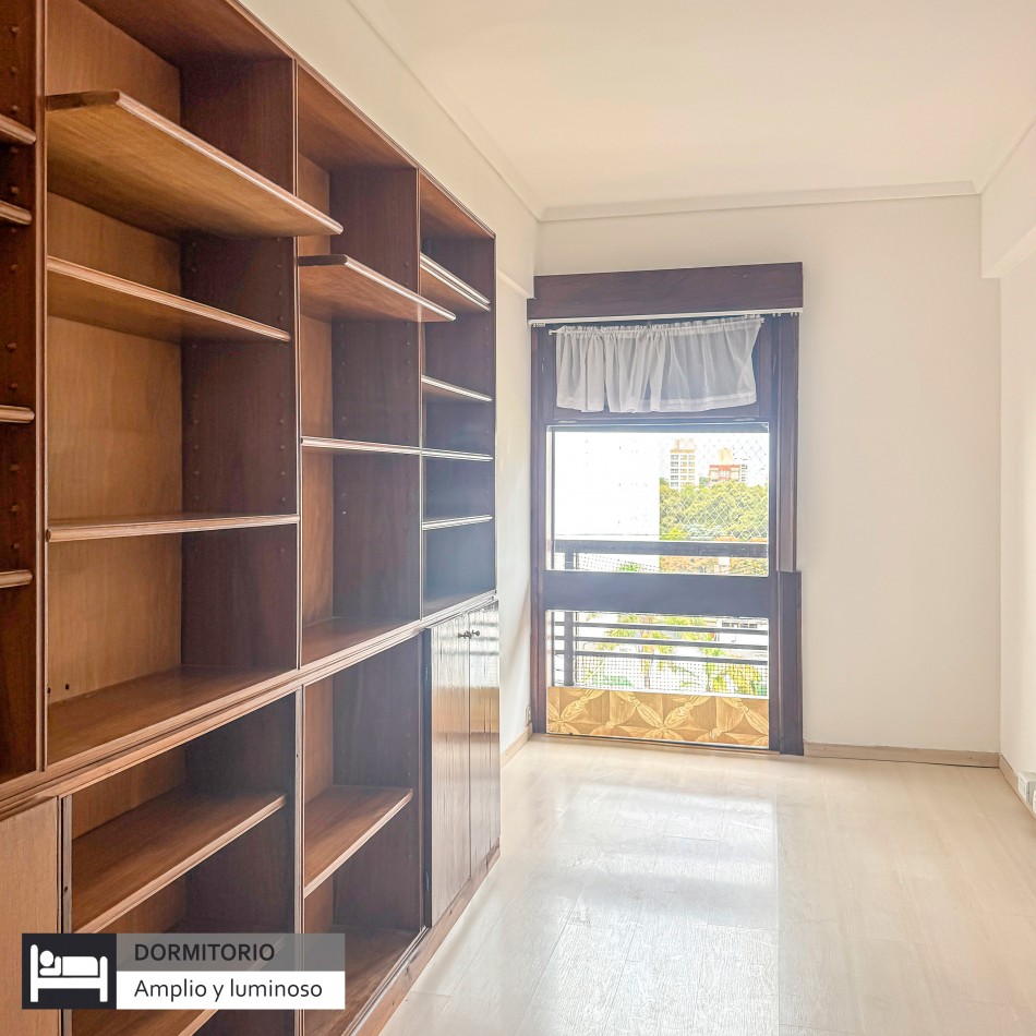 HERMOSO PISO DE CUATRO AMBIENTES CON DEPENDENCIA DE SERVICIO Y DOBLE BALCON. MAR DEL PLATA.