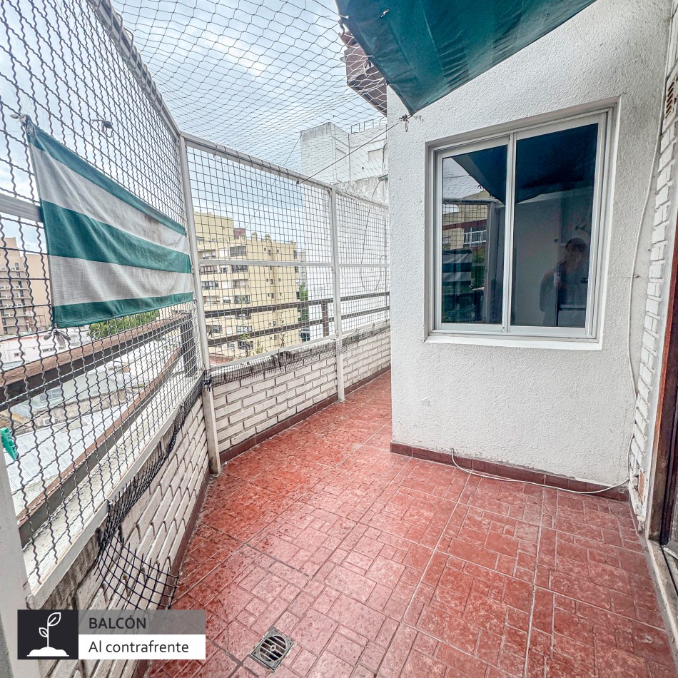 HERMOSO PISO DE CUATRO AMBIENTES CON DEPENDENCIA DE SERVICIO Y DOBLE BALCON. MAR DEL PLATA.