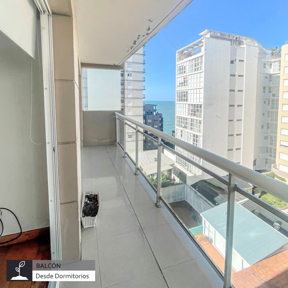 SEMIPISO DE 4 AMBIENTES CON VISTA AL MAR. ZONA PLAYA CHICA. MAR DEL PLATA.