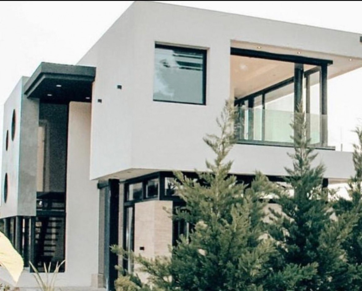 MODERNA CASA CON PISCINA EN ALQUILER 24 MESES BARRIO PRIVADO ARENAS DEL SUR MAR DEL PLATA