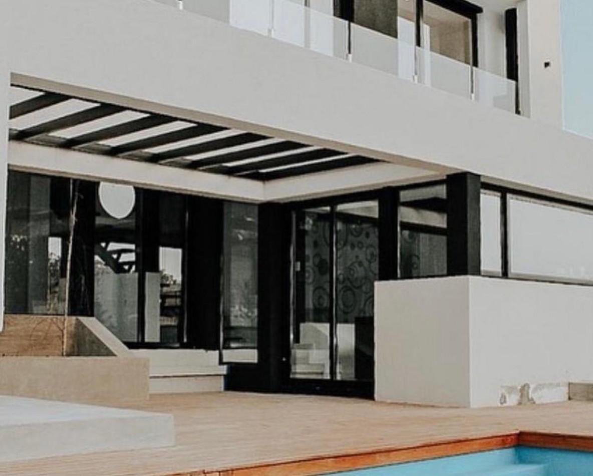 MODERNA CASA CON PISCINA EN ALQUILER 24 MESES BARRIO PRIVADO ARENAS DEL SUR MAR DEL PLATA